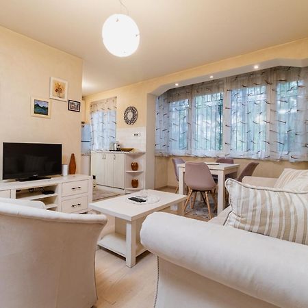 Elegant 1-Bedroom Apartment Plovdiv Esterno foto
