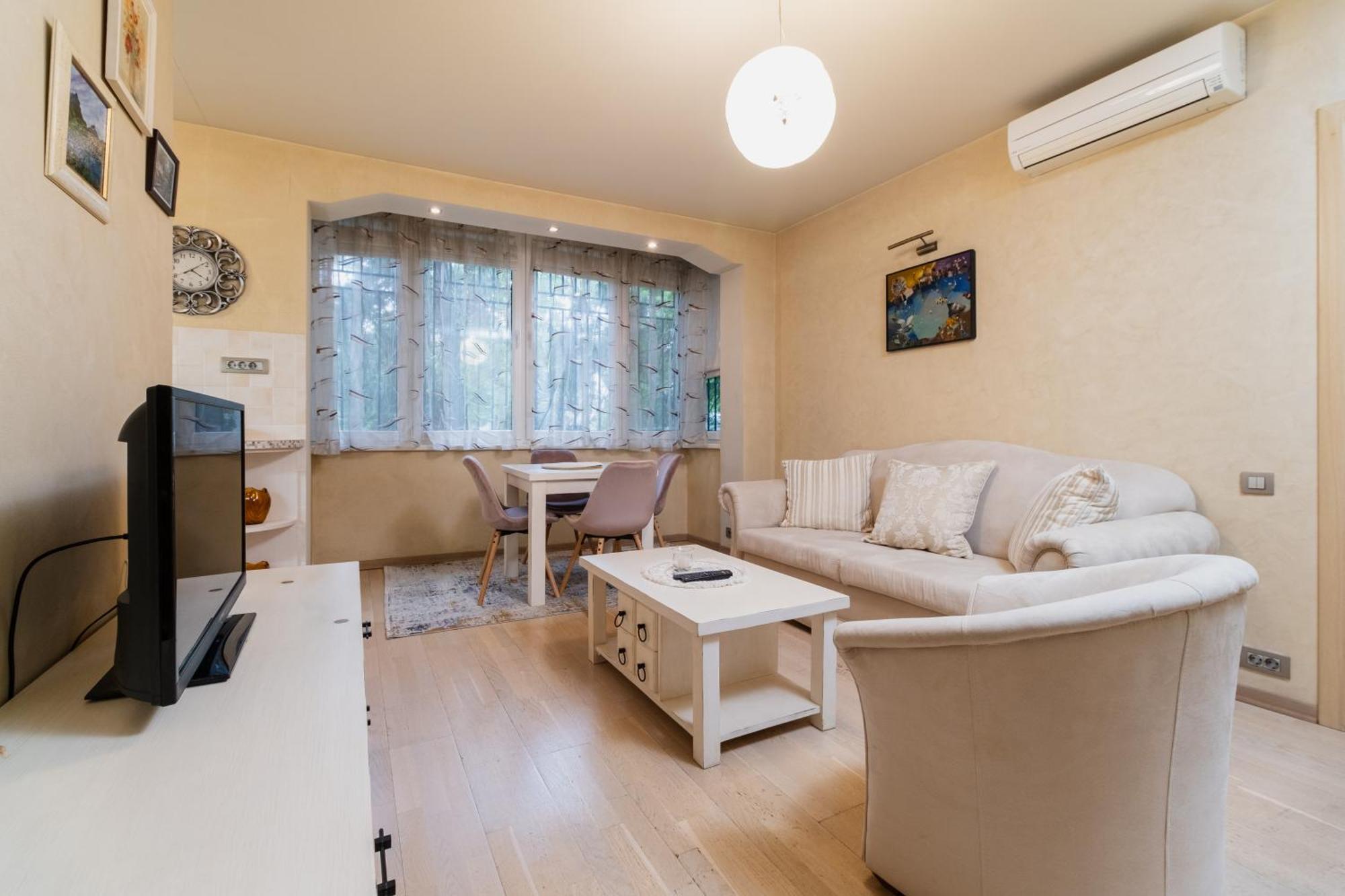 Elegant 1-Bedroom Apartment Plovdiv Esterno foto